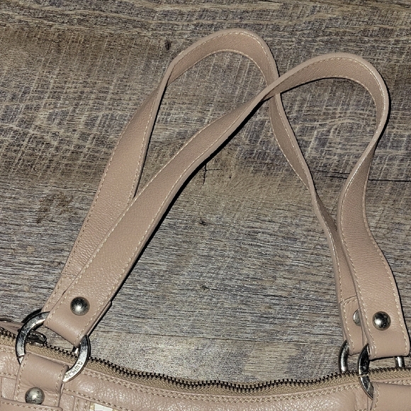 Petusco leather Tan and White Shoulder Bag with Woven Detail - Picture 3 of 10